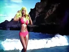 Linda morena folla sus bragas delante de su gays caseros novia en la webcam